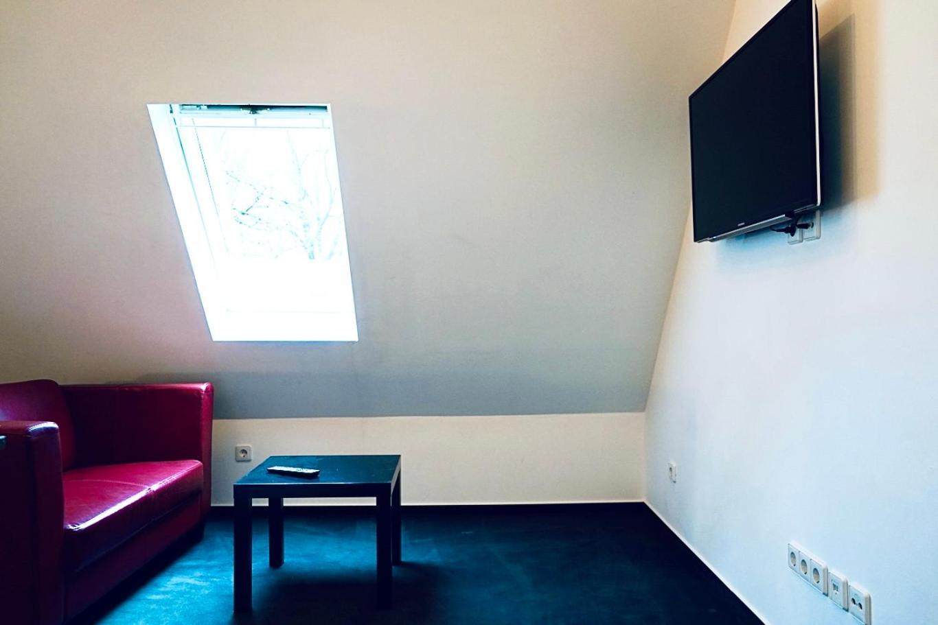 Haus Im Gruenen Fuer 6 Personen-3 Schlafzimmer- 3 Baedern -Waschmaschine-Grosse Terrasse- Vollausgestattete Kueche Βόλφσμπουργκ Εξωτερικό φωτογραφία