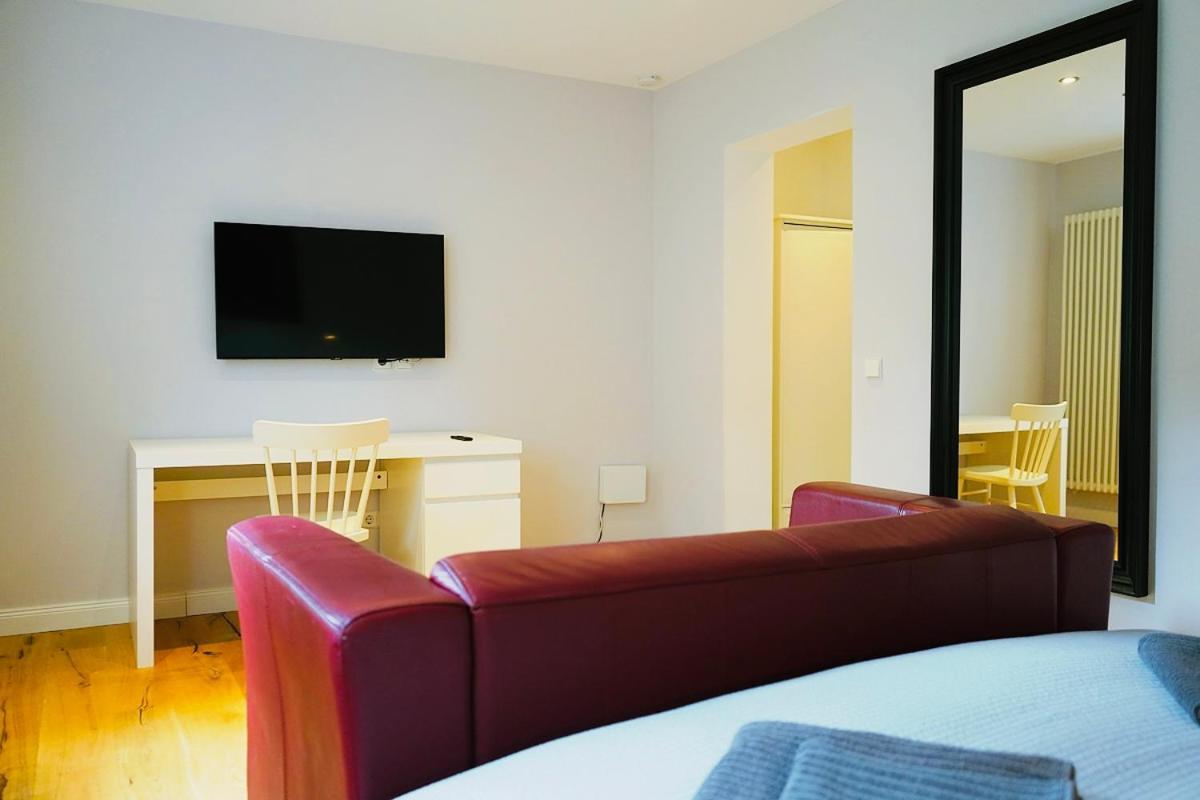 Haus Im Gruenen Fuer 6 Personen-3 Schlafzimmer- 3 Baedern -Waschmaschine-Grosse Terrasse- Vollausgestattete Kueche Βόλφσμπουργκ Εξωτερικό φωτογραφία